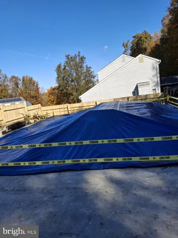 a view of a tennis court