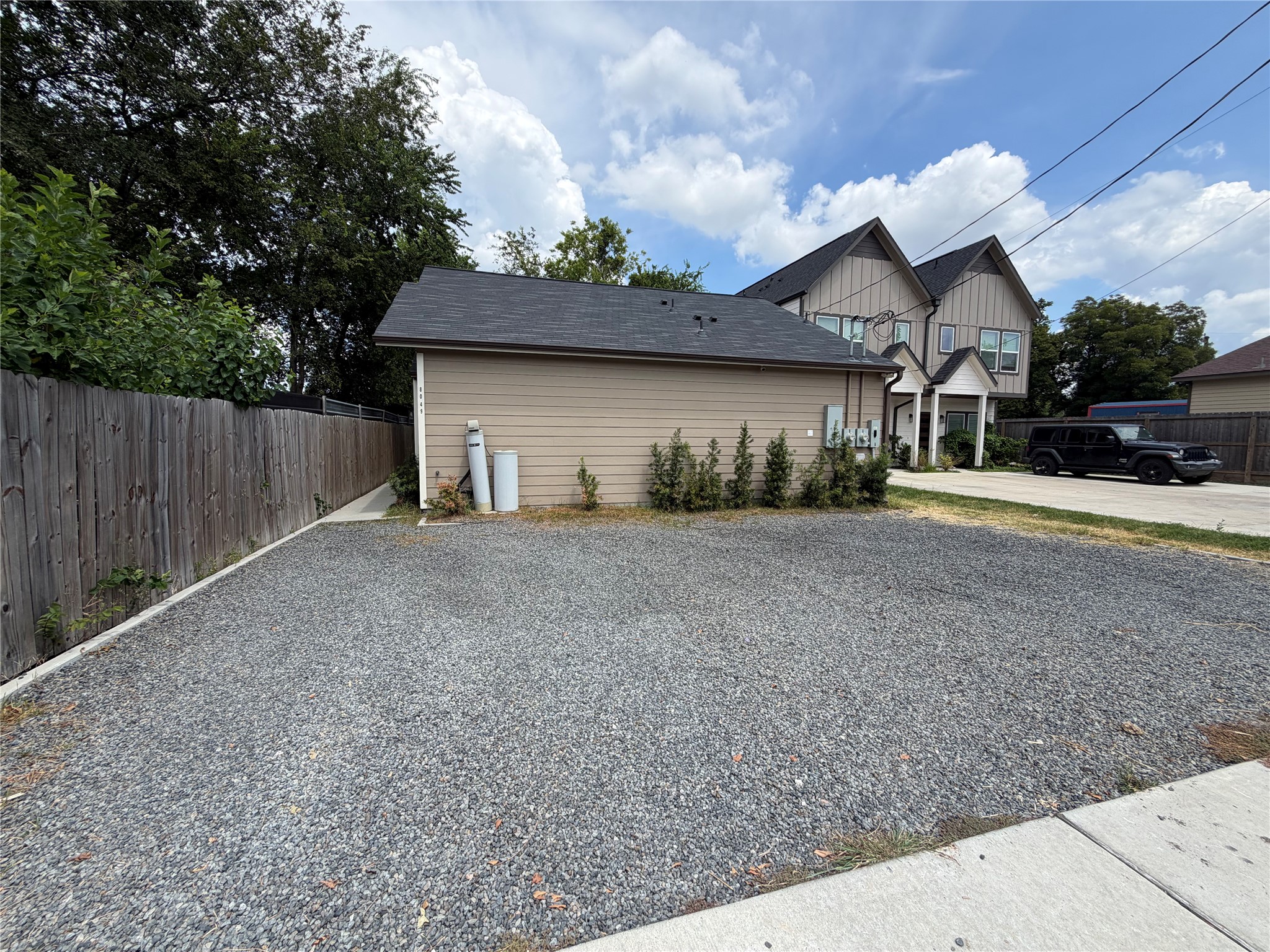 8049 Ritz Street, Unit B Houston, TX 77028 - Photo 19 of 19 Parking for 2 cars on right side of driveway.
