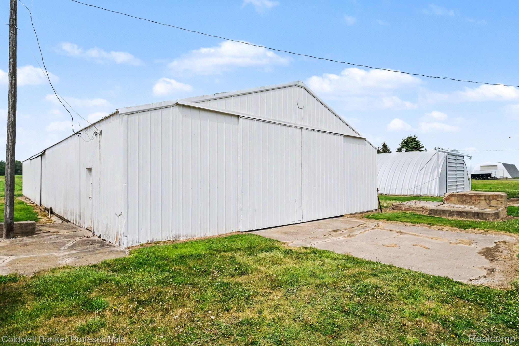 3105 East Dodge Road Clio, MI 48420 - Photo 4 of 28 View of pole building