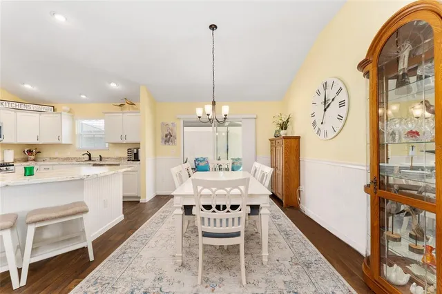 $344,900 | 5949 Flint Loop, The Villages, FL 34762