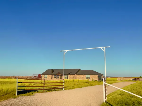 $450,000 | 16294 North County Road 1200, Shallowater, TX 79363