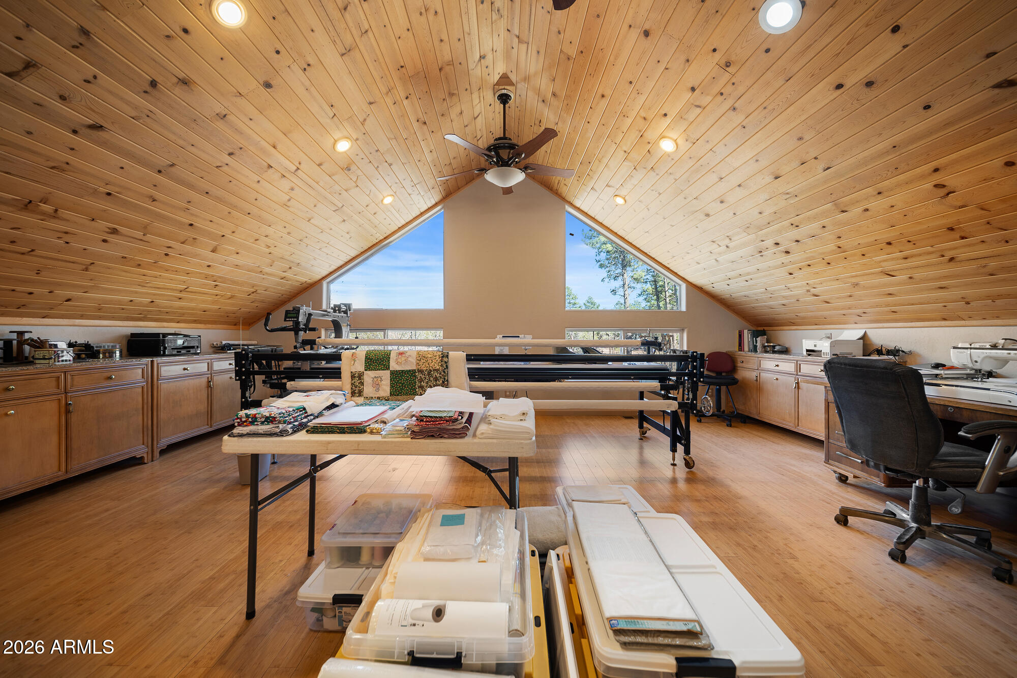 1234 Turkey Hill Road Pinedale, AZ 85934 - Photo 18 of 48 a living room with lots of furniture and a flat screen tv