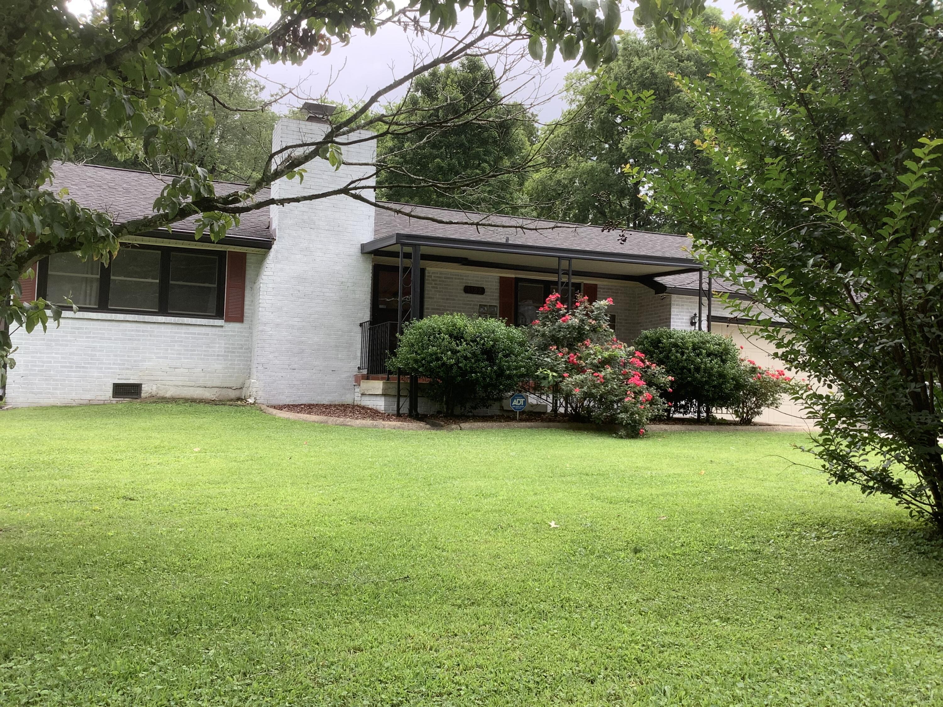 1322 Vance Road Chattanooga, TN 37421 - Photo 4 of 33 IMG_4698