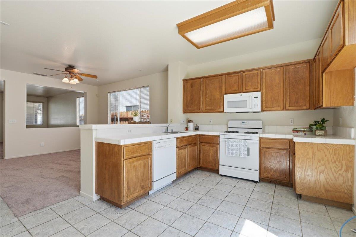 6820 Ranch House Way Citrus Heights, CA 95621 - Photo 16 of 34