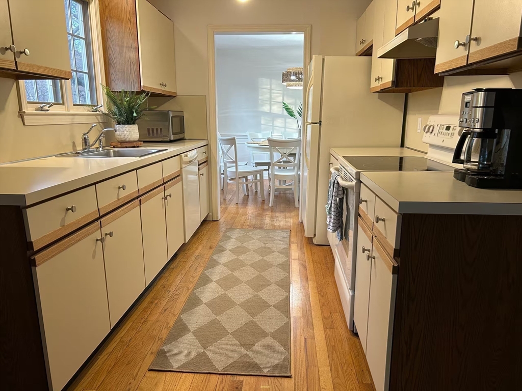 97 Headwaters Road, Unit 1 Centerville, MA 02632 - Photo 14 of 16 Gallery Image 14