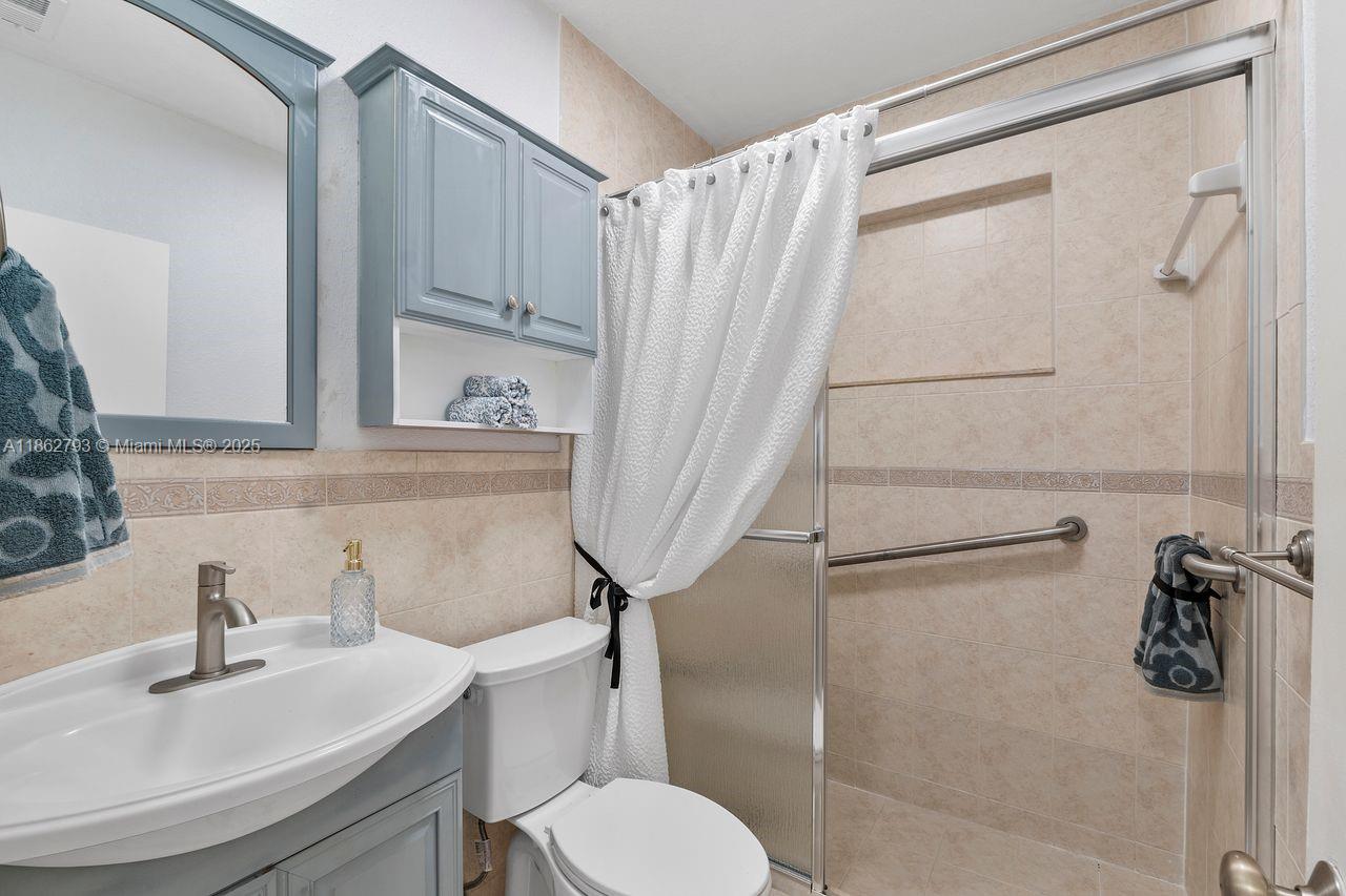 35 Southwest 50th Avenue Miami, FL 33134 - Photo 13 of 27