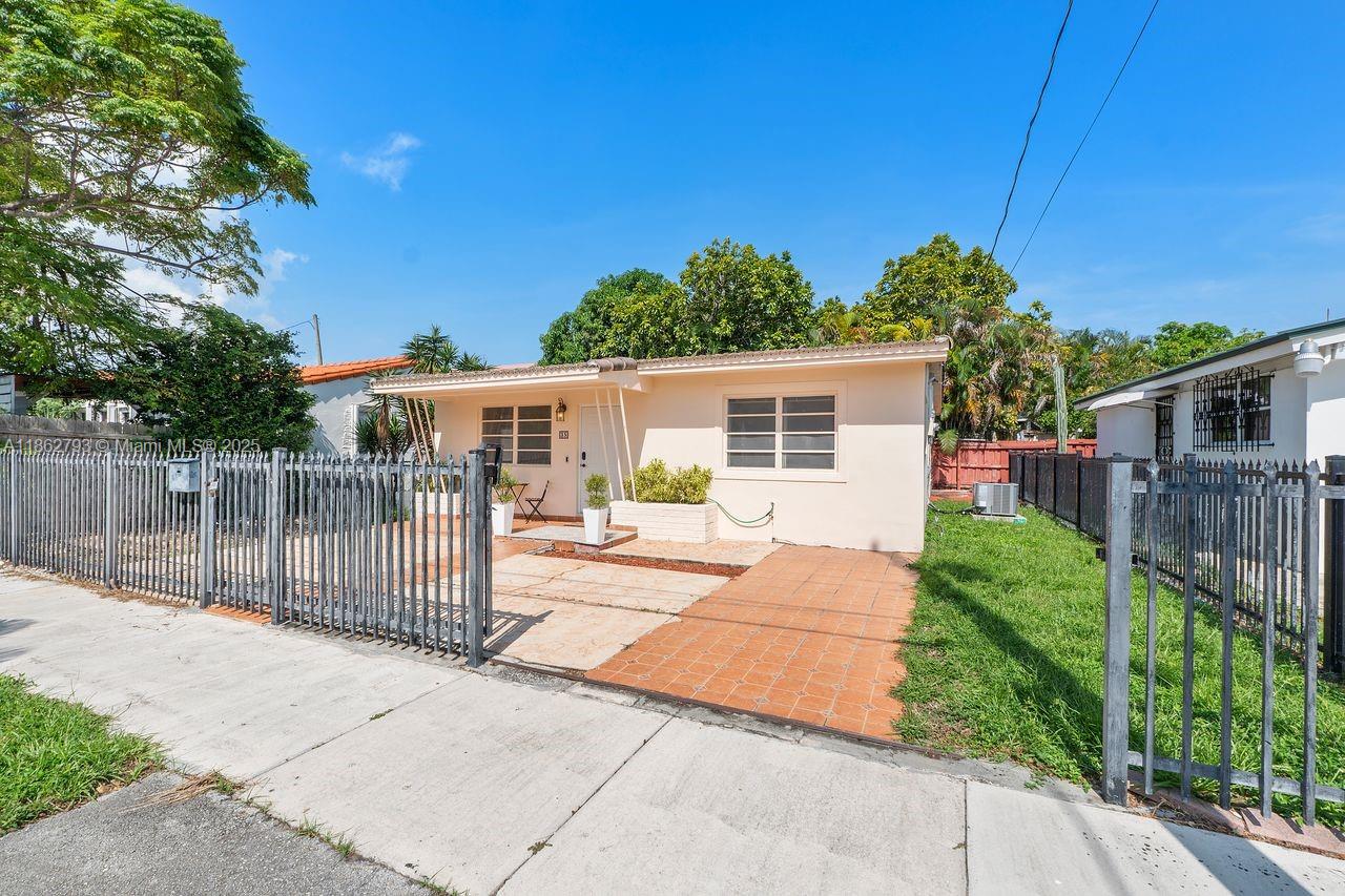 35 Southwest 50th Avenue Miami, FL 33134 - Photo 21 of 27