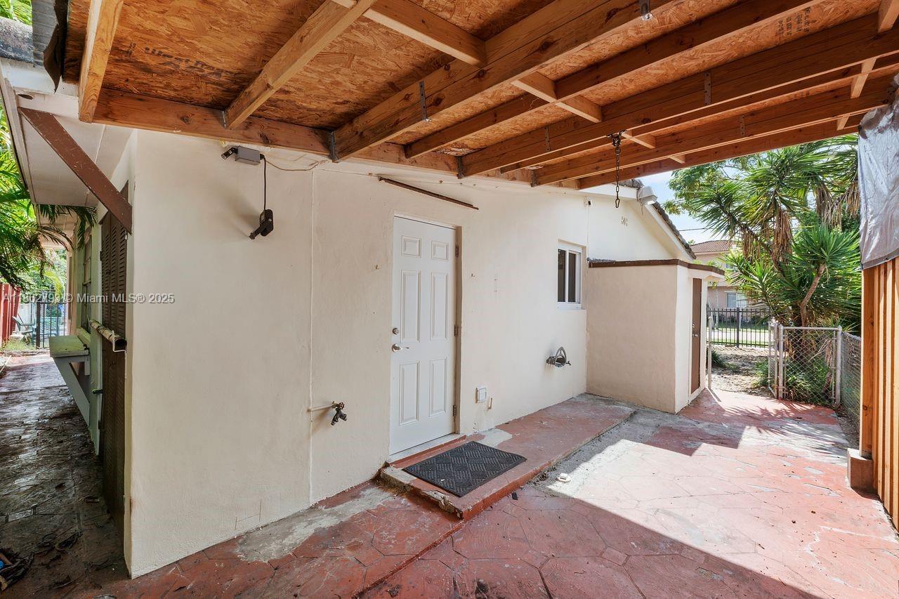 35 Southwest 50th Avenue Miami, FL 33134 - Photo 25 of 27