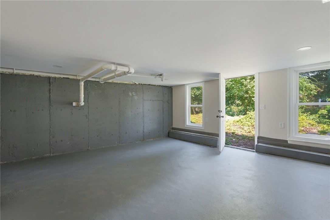 533 Scituate Avenue Cranston, RI 02921 - Photo 40 of 44
