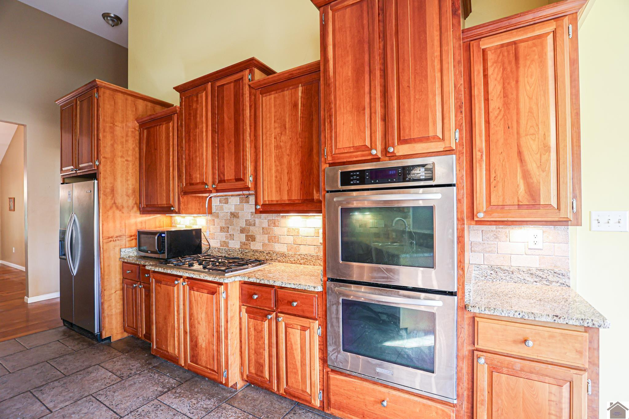 5885 Clinton Road Paducah, KY 42001 - Photo 12 of 20 Kitchen