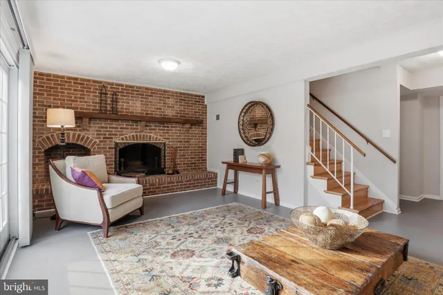 $780,000 | 9311 Clanbrook Court, Fairfax, VA 22031