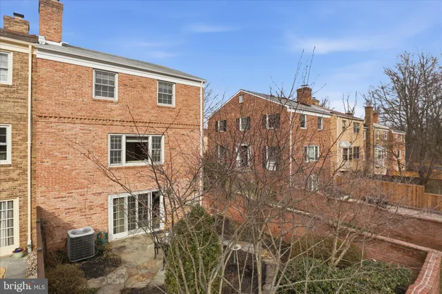 $780,000 | 9311 Clanbrook Court, Fairfax, VA 22031