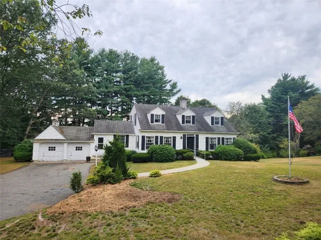 $475,000 | 104 Old Great Road, North Smithfield, RI 02896