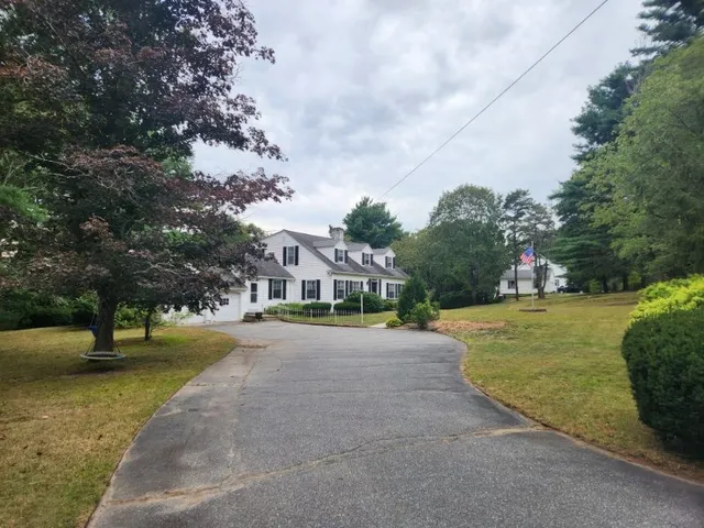 $475,000 | 104 Old Great Road, North Smithfield, RI 02896