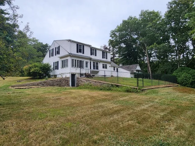 $475,000 | 104 Old Great Road, North Smithfield, RI 02896