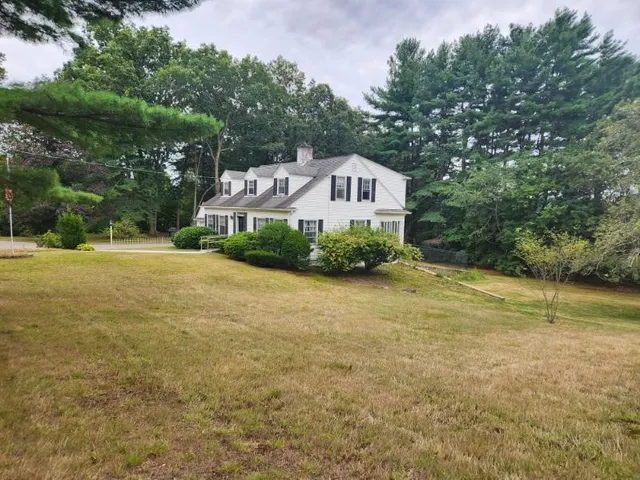 $475,000 | 104 Old Great Road, North Smithfield, RI 02896
