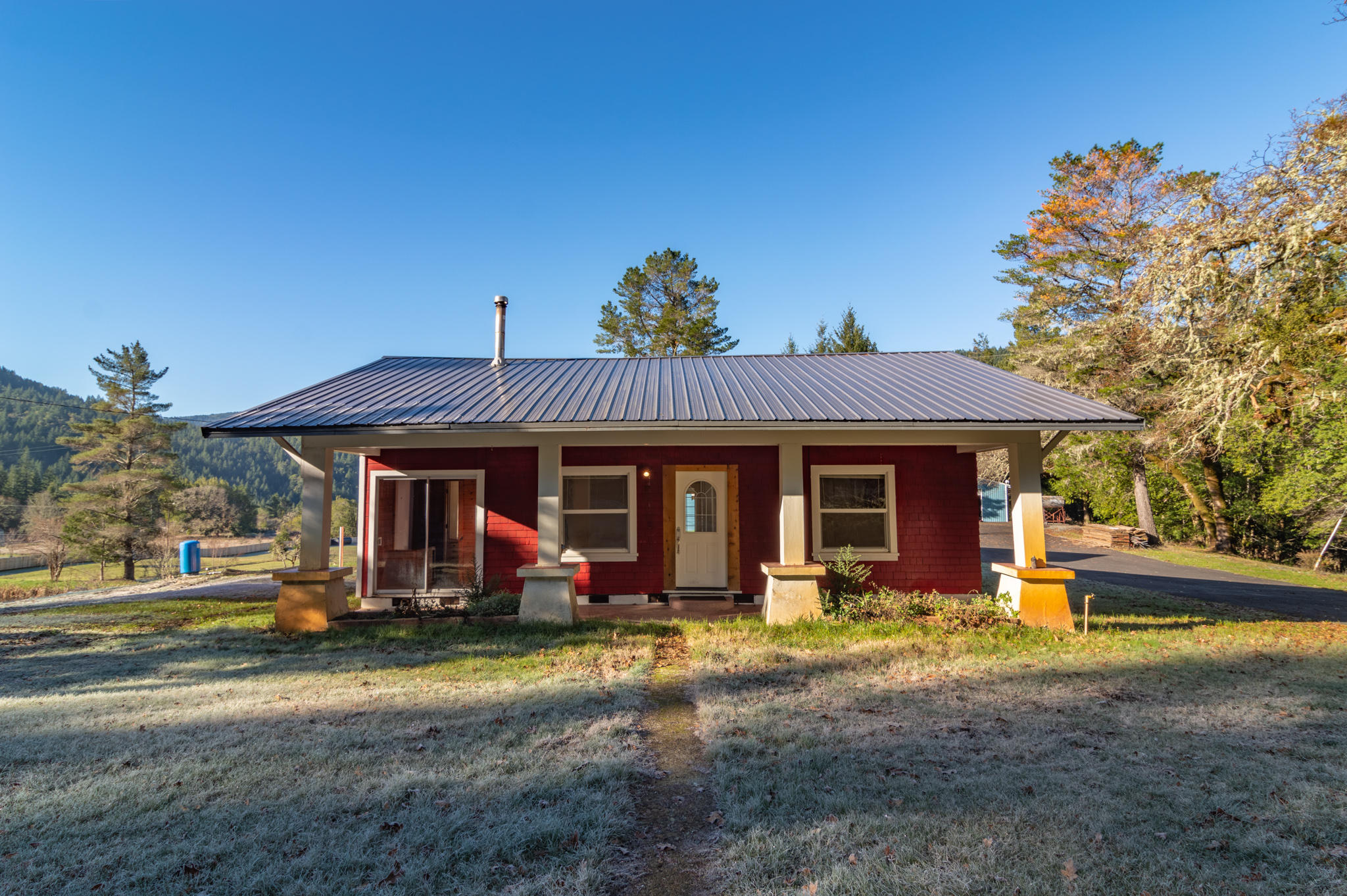 282 Thomas Road Miranda, CA 95553 - Photo 20 of 35 DSC_0439-HDR