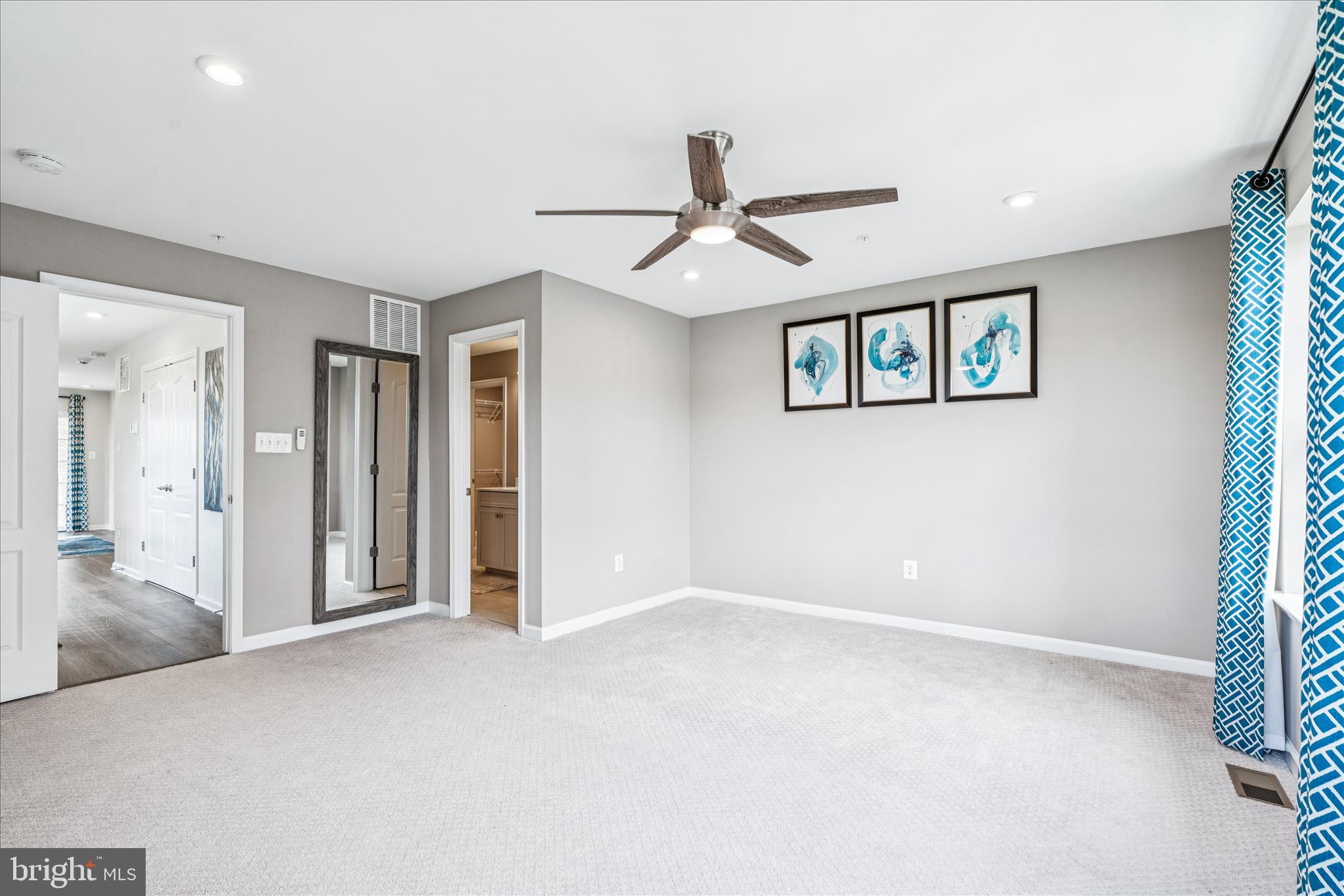 9454 James Macgowan Lane, Unit 447 Owings Mills, MD 21117 - Photo 17 of 41 a view of an empty room with a window
