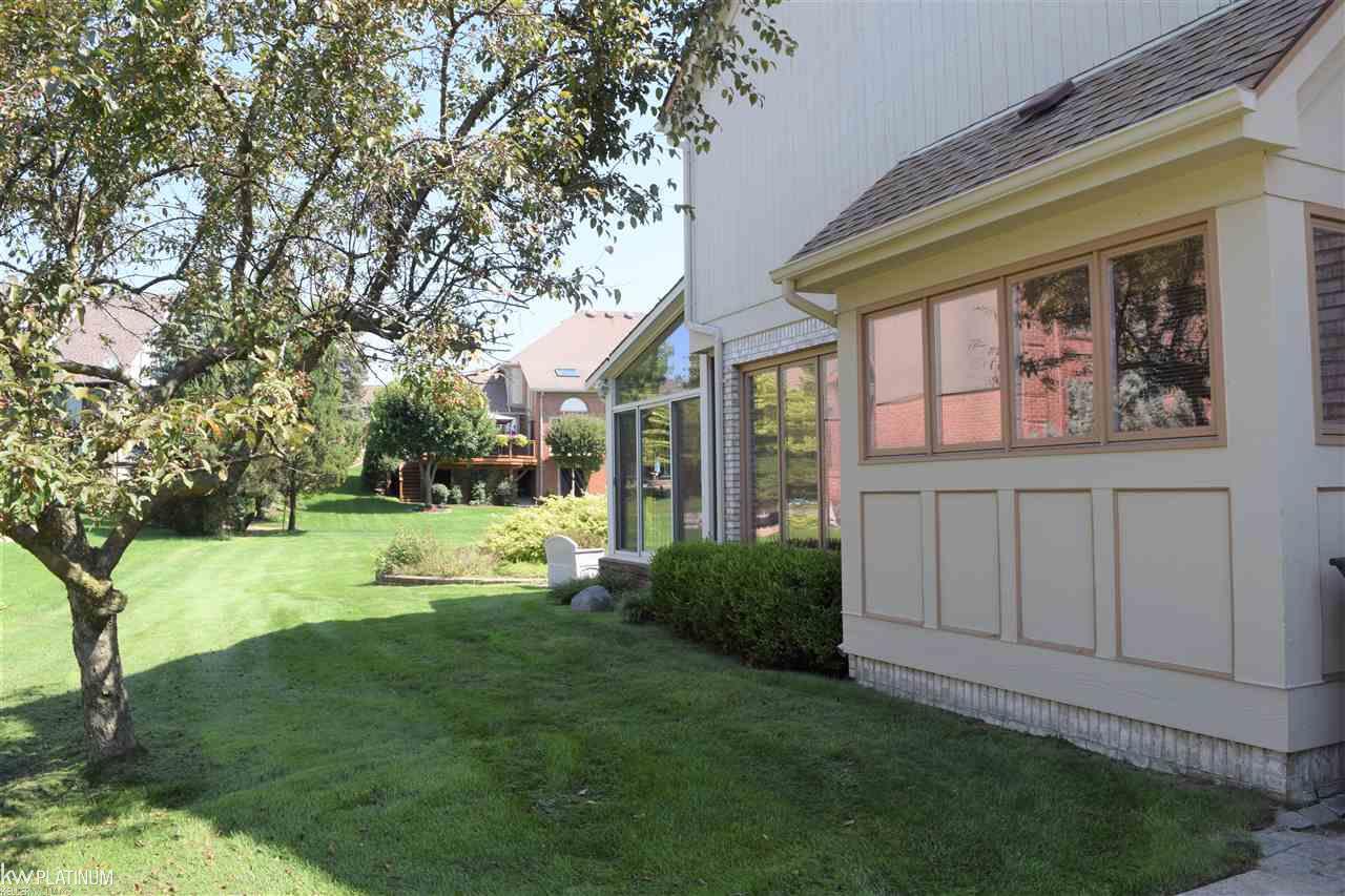 1396 Otter Drive Rochester Hills, MI 48306 - Photo 25 of 27