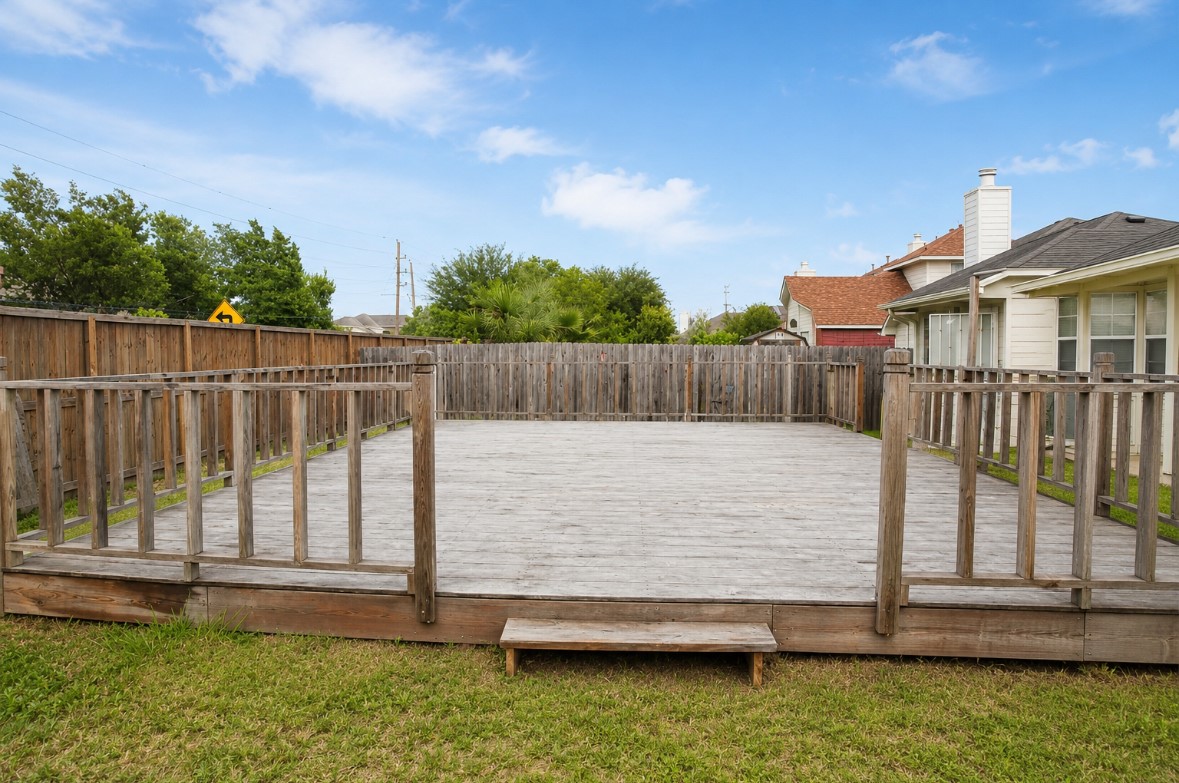 15154 Kingsbridge Way Houston, TX 77083 - Photo 11 of 12 Backyard Deck