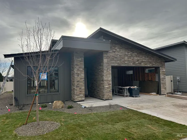 $599,900 | 611 West Wrangler Street, Meridian, ID 83646