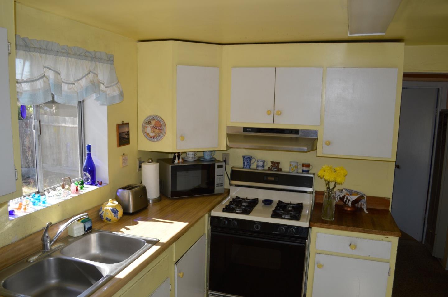 288 Manfre Road Watsonville, CA 95076 - Photo 5 of 17 Gallery Image 5