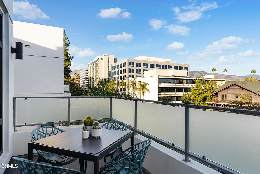 399 East Del Mar Boulevard, Unit 308 Pasadena, CA 91101 - Photo 13 of 32 a view of a terrace with sitting area