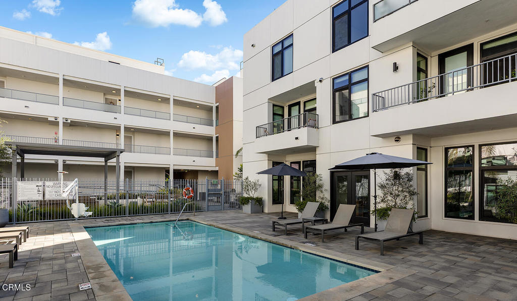 399 East Del Mar Boulevard, Unit 308 Pasadena, CA 91101 - Photo 26 of 32 a view of a building with sitting area