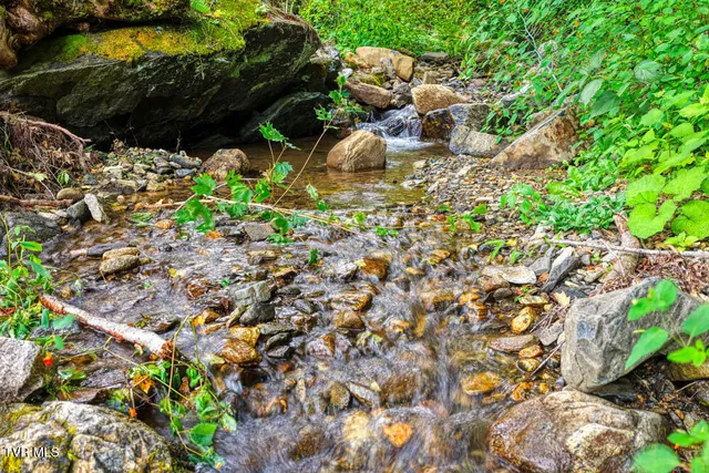 $539,700 | 1708 Highway 143, Roan Mountain, TN 37687