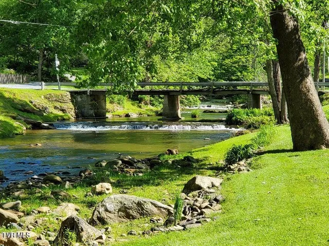 $539,700 | 1708 Highway 143, Roan Mountain, TN 37687