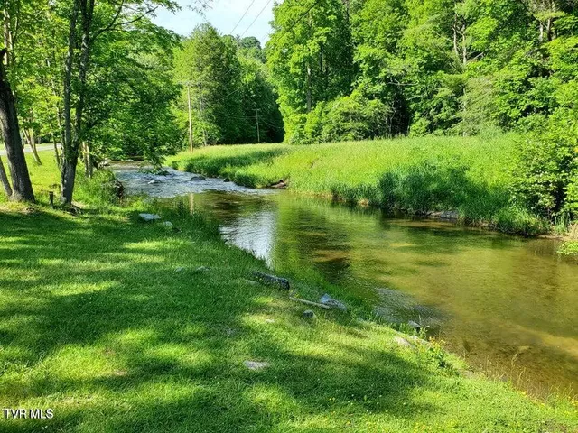 $539,700 | 1708 Highway 143, Roan Mountain, TN 37687