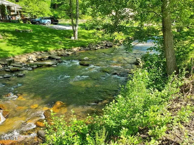 $539,700 | 1708 Highway 143, Roan Mountain, TN 37687