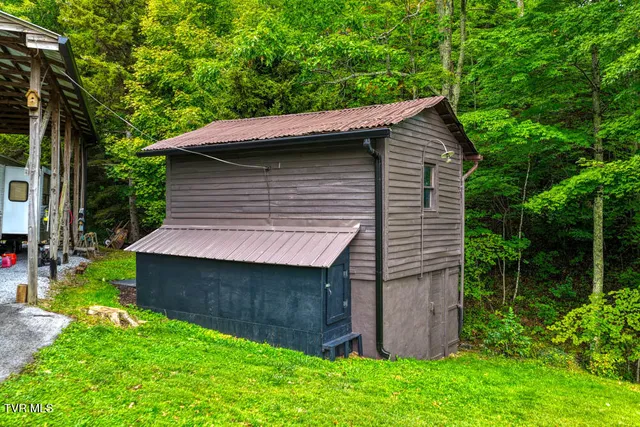 $539,700 | 1708 Highway 143, Roan Mountain, TN 37687