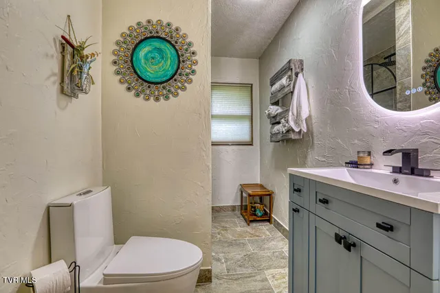 $539,700 | 1708 Highway 143, Roan Mountain, TN 37687