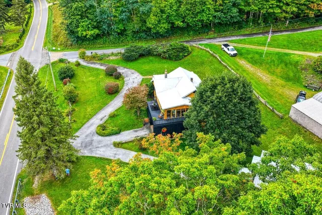 $539,700 | 1708 Highway 143, Roan Mountain, TN 37687