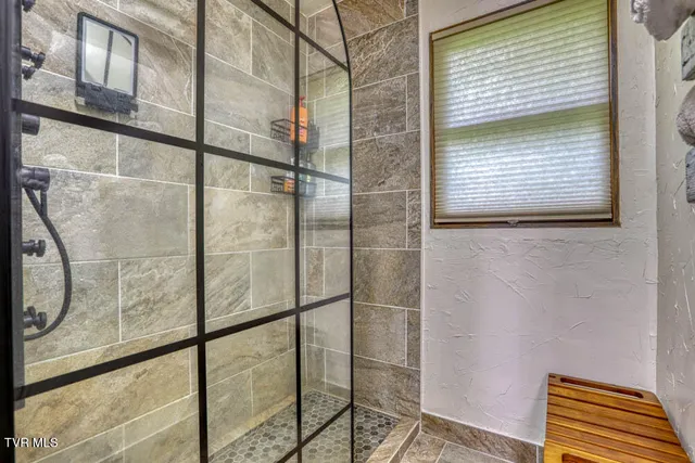 $539,700 | 1708 Highway 143, Roan Mountain, TN 37687