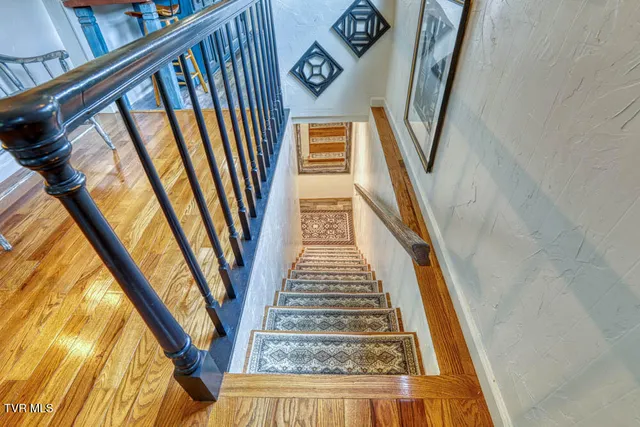 $539,700 | 1708 Highway 143, Roan Mountain, TN 37687