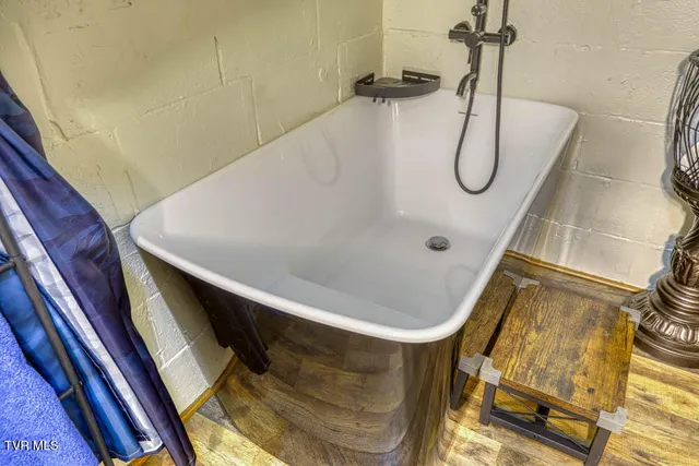 $539,700 | 1708 Highway 143, Roan Mountain, TN 37687