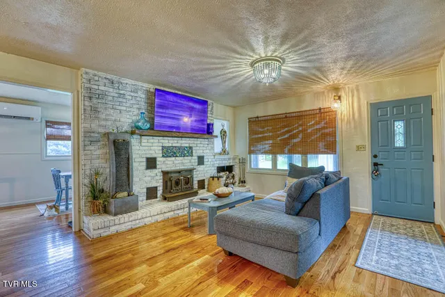 $539,700 | 1708 Highway 143, Roan Mountain, TN 37687