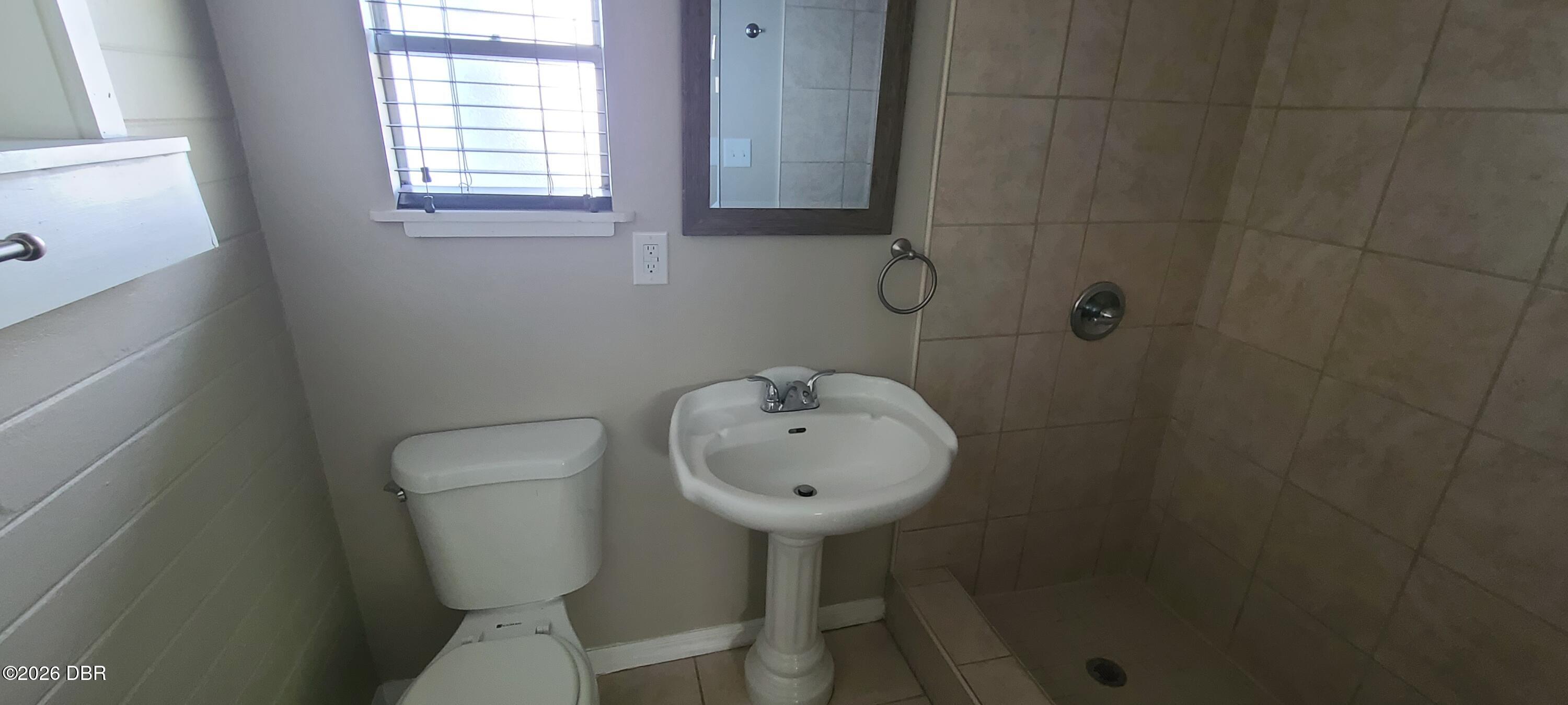921 South Palmetto Avenue Daytona Beach, FL 32114 - Photo 30 of 31 20240319_131116