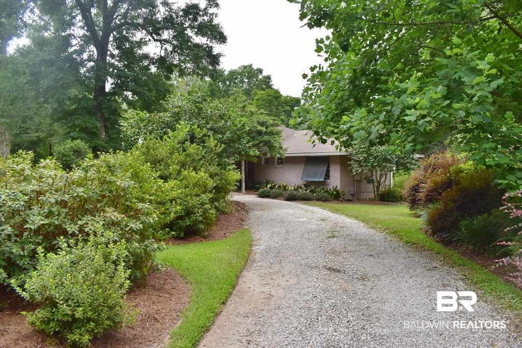 352 South Summit Street Fairhope, AL 36532 - Photo 9 of 49 Right Driveway