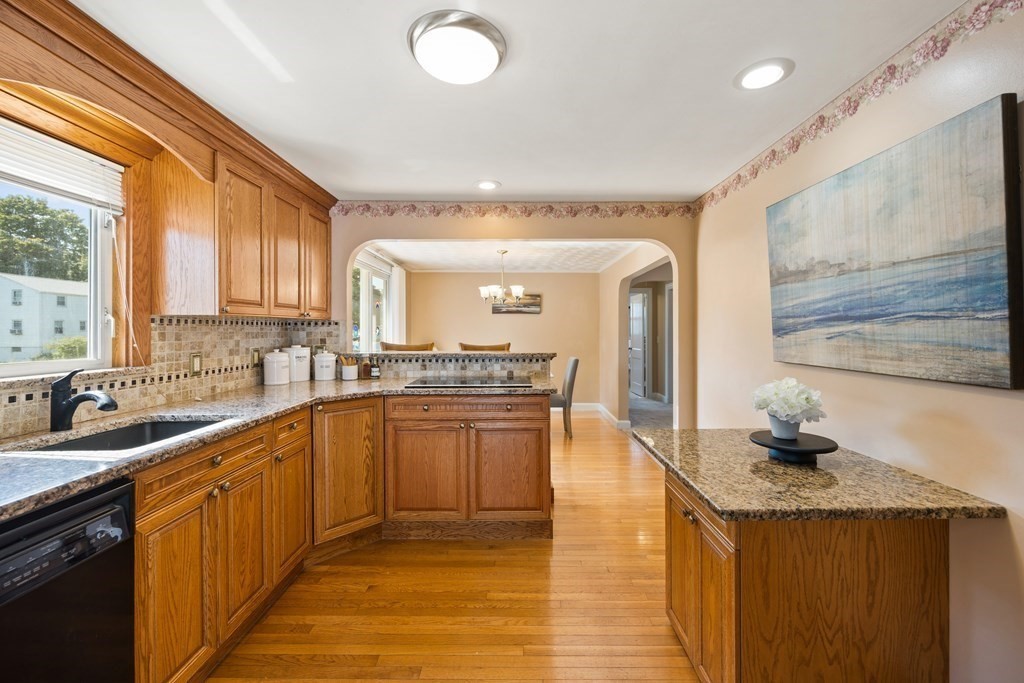 4 Frances Road Burlington, MA 01803 - Photo 13 of 34 Gallery Image 13