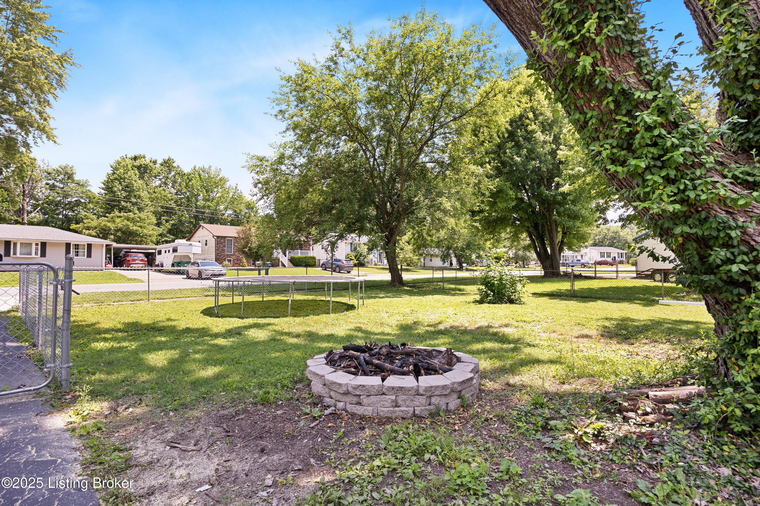 706 Mt Holly Road Fairdale, KY 40118 - Photo 19 of 24 019