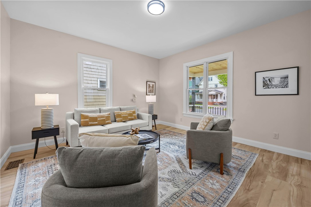 276 Parsells Avenue Rochester, NY 14609 - Photo 5 of 33