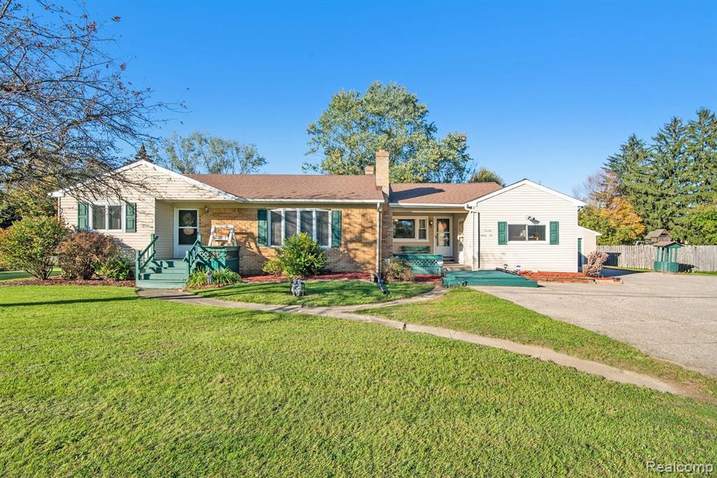 7096 Carpenter Road Flushing, MI 48433 - Photo 1 of 23