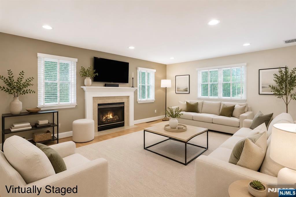 15 Colonial Road Tenafly, NJ 07670 - Photo 3 of 34 Gallery Image 3