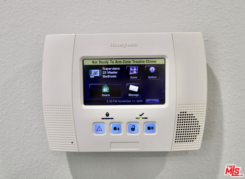 8421 Darby Avenue Northridge, CA 91325 - Photo 6 of 38 unknown