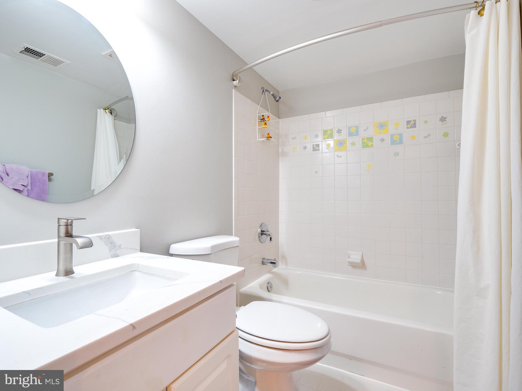 1292 Wedgewood Manor Way Reston, VA 20194 - Photo 28 of 36 Full Bathroom #3 on lower level-tile surround tub