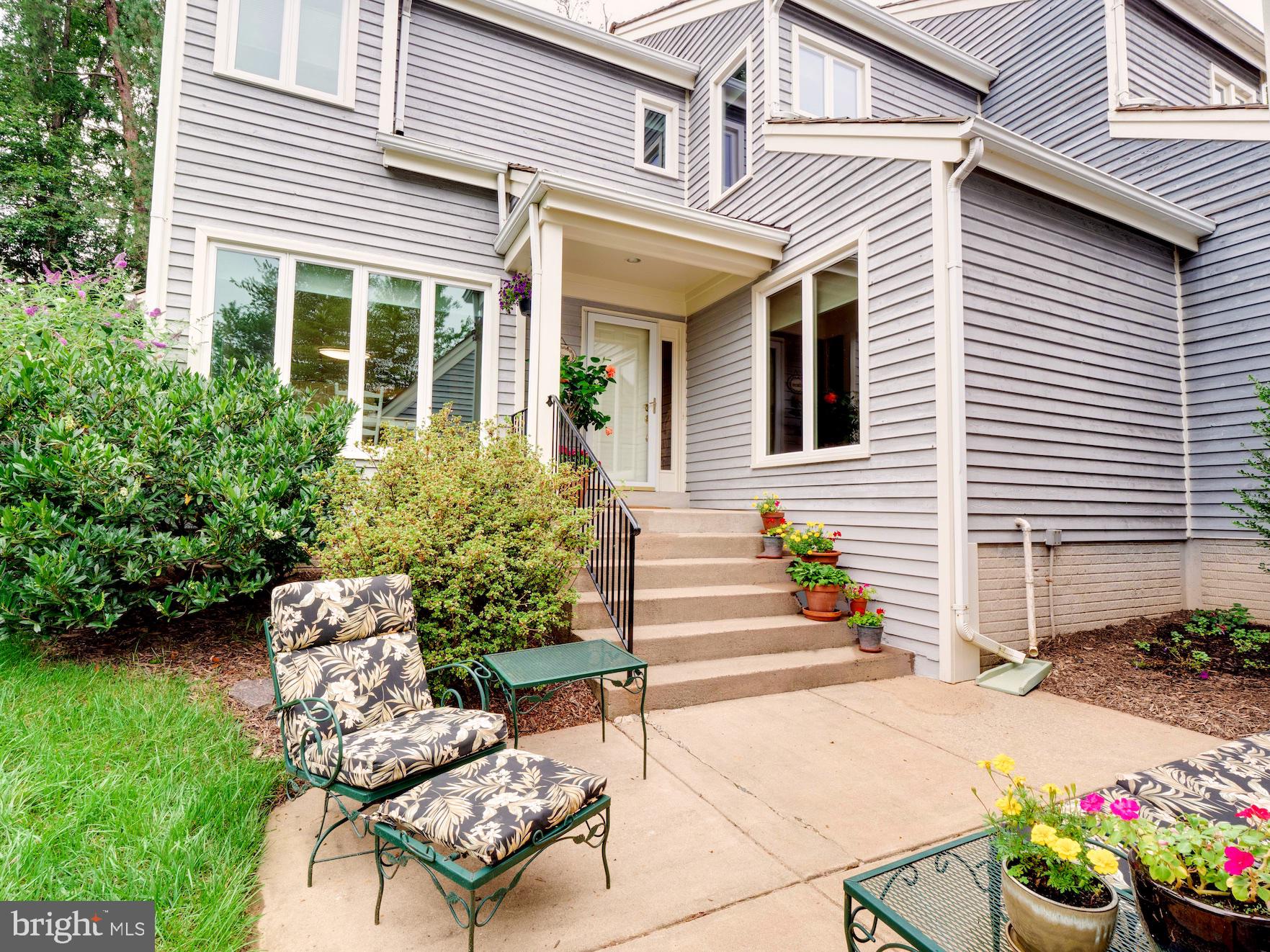 1292 Wedgewood Manor Way Reston, VA 20194 - Photo 29 of 36 Private relaxing patio area and blooms thru season
