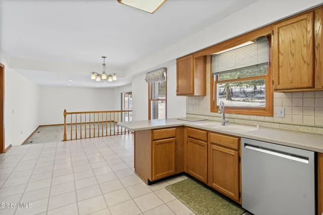 $445,000 | 14 Redwood Drive, Glenville, NY 12302